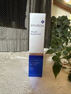 Youth EssentiA C-Quence Serum 1 – Brand New in Box